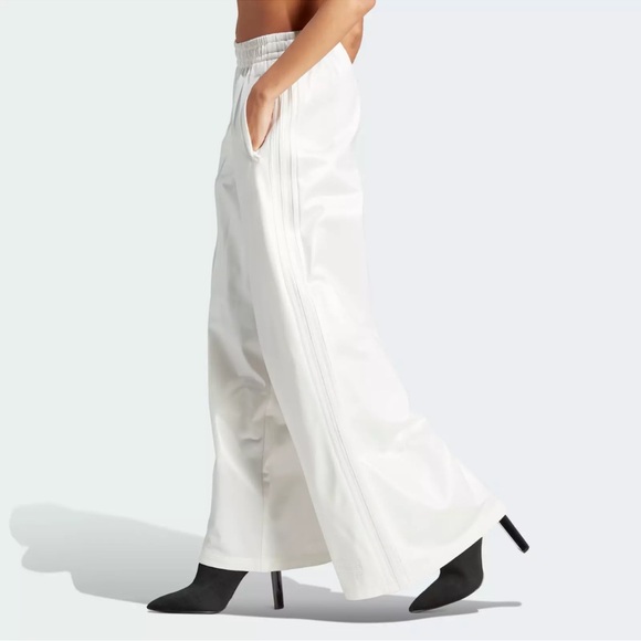 NWT adidas Originals Women's BLUE VERSION CHILE WIDE LEG PANTS Size xs - Picture 2 of 10